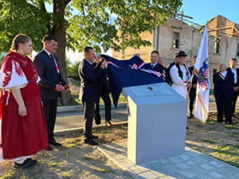 Zmajski stol u Slavonskom Kobašu postavio spomen-ploču slavonskim junacima, Slavonski Kobaš, 25. travnja 2022.