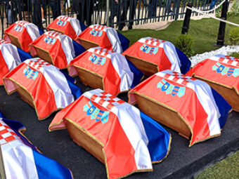 Delegacija Družbe „Braća Hrvatskoga Zmaja“ na komemoraciji žrtvama Jazovke , Sošice, 23. kolovoza 2025.