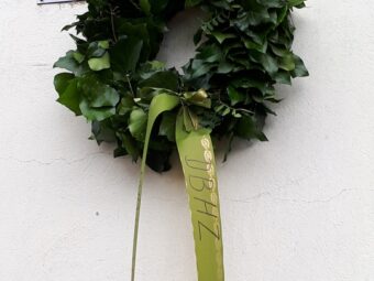 Postavljanje lovor vijenca na spomen ploču Mirka Seljana, Zmaja Abesinskog, Karlovac, 5. travnja 2019.