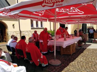 Obilježavanje 122. godišnjice rođenja kardinala, nadbiskupa, blaženika i zmajskog brata Alojzija Stepinca, Krašić, 8. svibnja 2020.