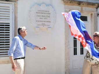Postavljanje spomen ploče “Ivo Dulčić“, Dubrovnik, 26. svibnja 2018.
